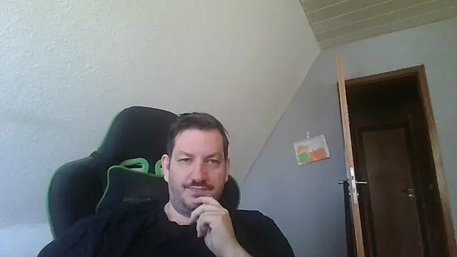 Snapshot of Golffahrer1982 chatting on 03/20/26, 09:47 Golffahrer1982 online show from 03/20/26, 09:47