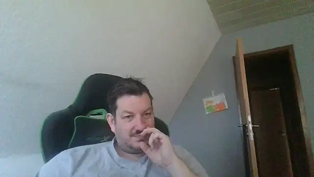 Snapshot of Golffahrer1982 chatting on 03/21/26, 09:25 Golffahrer1982 online show from 03/21/26, 09:25