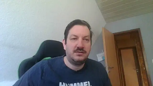 Snapshot of Golffahrer1982 chatting on 05/21/26, 09:16 Golffahrer1982 online show from 05/21/26, 09:16