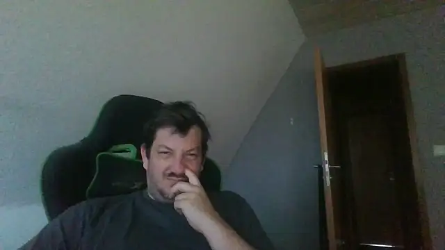 Snapshot of Golffahrer1982 chatting on 05/31/26, 07:26 Golffahrer1982 online show from 05/31/26, 07:26