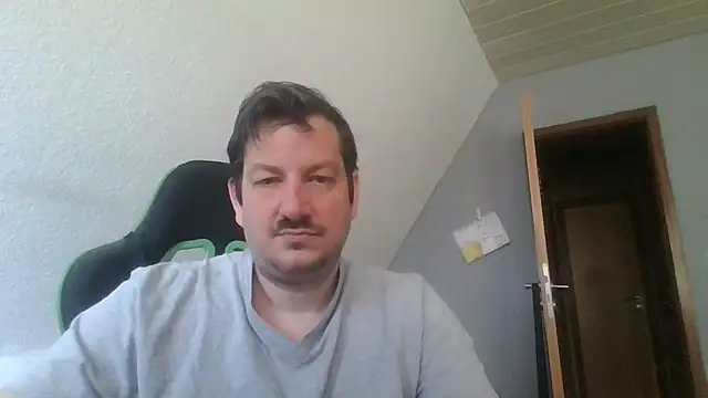 Snapshot of Golffahrer1982 chatting on 06/15/26, 09:44 Golffahrer1982 online show from 06/15/26, 09:44