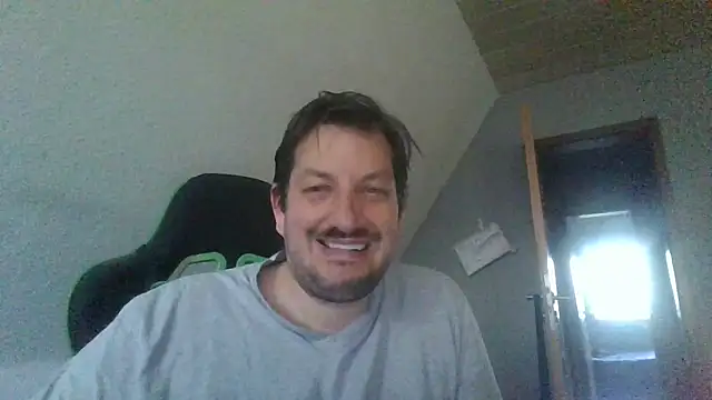 Snapshot of Golffahrer1982 chatting on 06/18/26, 07:18 Golffahrer1982 online show from 06/18/26, 07:18