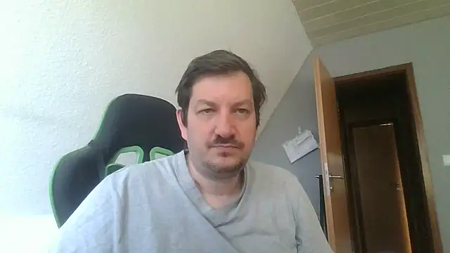 Snapshot of Golffahrer1982 chatting on 06/21/26, 09:23 Golffahrer1982 online show from 06/21/26, 09:23
