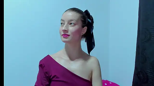 Snapshot of MiiaVolkova chatting on 10/03/25, 11:13 MiiaVolkova online show from 10/03/25, 11:13