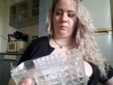 Snapshot of D_Marinna chatting on 01/28/25, 01:16 D Marinna online show from 01/28/25, 01:16