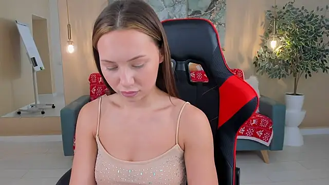 LilyRaisa online show from 12/16/24, 04:13