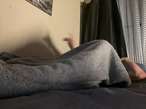 Snapshot of hotraillX chatting on 01/11/25, 09:15 hotraillX online show from 01/11/25, 09:15