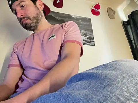 Snapshot of hotraillX chatting on 02/15/25, 06:23 hotraillX online show from 02/15/25, 06:23