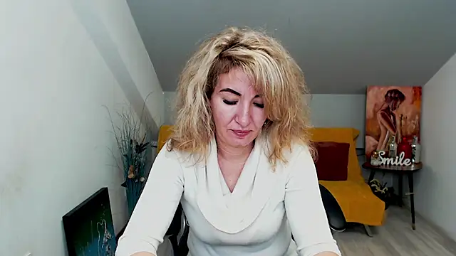 Cassandra Hotty online show from 01/27/25, 03:15