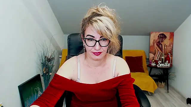 Cassandra Hotty online show from 02/10/25, 07:36