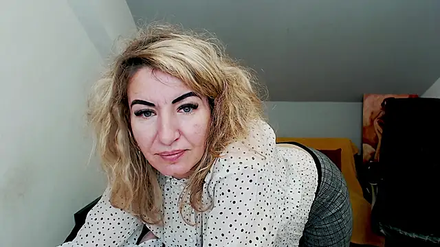 Cassandra Hotty online show from 02/24/25, 03:23