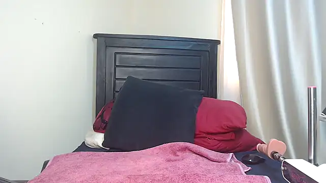 Snapshot of NIKKIE_LOVE chatting on 03/09/25, 05:00 NIKKIE LOVE online show from 03/09/25, 05:00