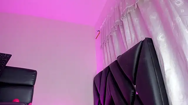 stephany doll  online show from 12/11/24, 04:39