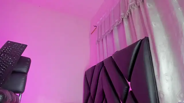 stephany doll  online show from 06/27/26, 12:22