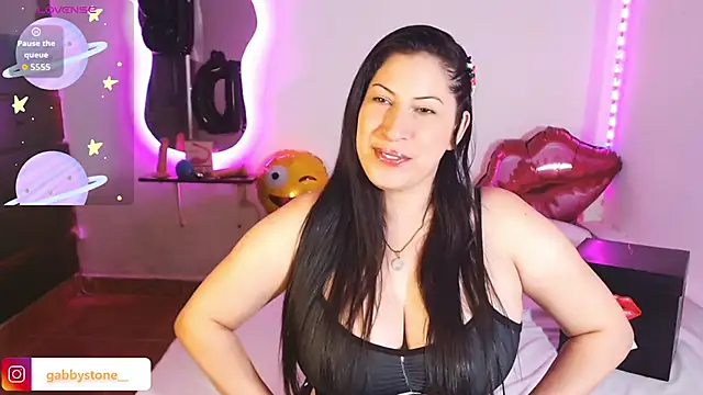 Gabby stone  online show from 12/23/25, 12:08