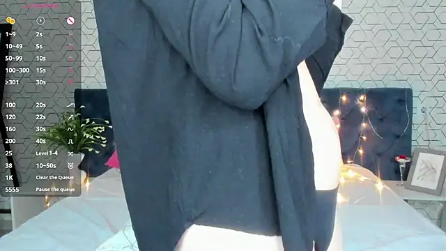 Linda Bryant online show from 02/18/25, 02:38