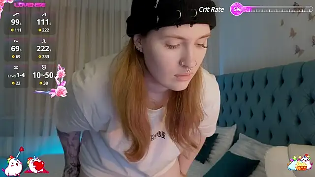  Chlo  e online show from 02/03/25, 10:21