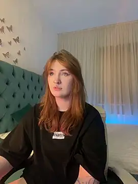  Chlo  e online show from 02/10/25, 04:19