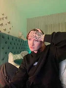  Chlo  e online show from 02/22/25, 04:18