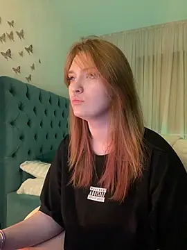  Chlo  e online show from 02/28/25, 11:34