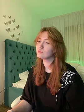  Chlo  e online show from 03/06/25, 10:58