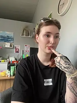  Chlo  e online show from 03/13/25, 05:54