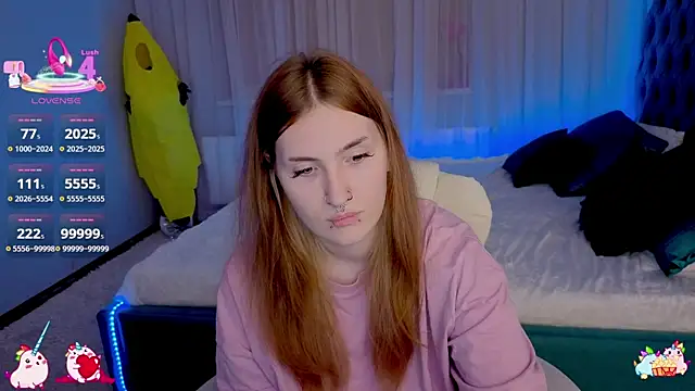  Chlo  e online show from 10/10/25, 12:31