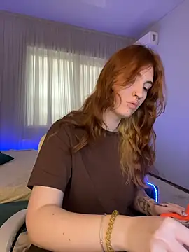  Chlo  e online show from 11/14/25, 11:20