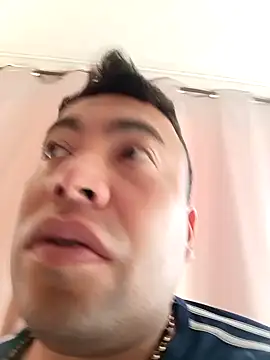 Snapshot of Diego_leon27 chatting on 01/14/25, 05:34 Diego leon27 online show from 01/14/25, 05:34