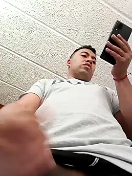 Snapshot of Diego_leon27 chatting on 02/11/25, 01:51 Diego leon27 online show from 02/11/25, 01:51