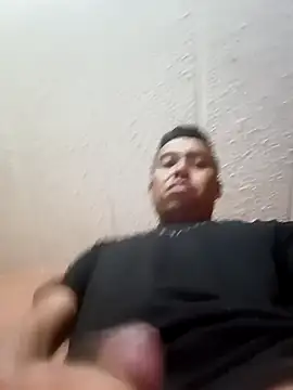 Snapshot of Diego_leon27 chatting on 10/10/25, 02:10 Diego leon27 online show from 10/10/25, 02:10