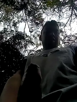 Snapshot of Diego_leon27 chatting on 11/16/25, 04:34 Diego leon27 online show from 11/16/25, 04:34