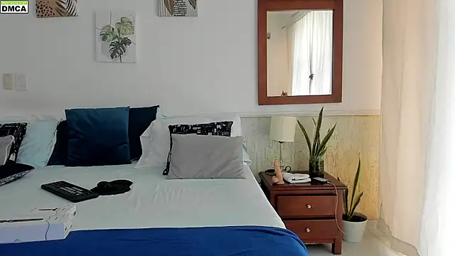 Snapshot of emilyboobs__ chatting on 10/29/25, 02:19 emilyboobs online show from 10/29/25, 02:19