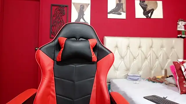 Rebecca Milf online show from 12/14/25, 12:10