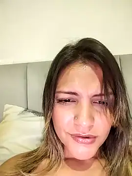 Snapshot of Mia_Hampton chatting on 02/06/25, 01:38 Mia Hampton online show from 02/06/25, 01:38