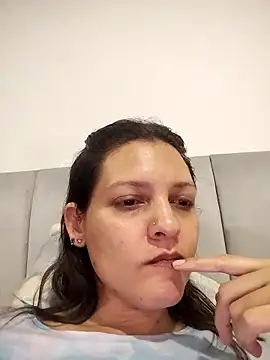 Snapshot of Mia_Hampton chatting on 02/20/25, 08:36 Mia Hampton online show from 02/20/25, 08:36