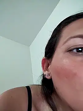 Snapshot of Mia_Hampton chatting on 02/28/25, 10:17 Mia Hampton online show from 02/28/25, 10:17