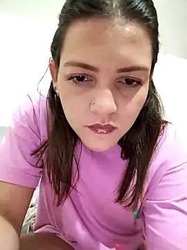 Snapshot of Mia_Hampton chatting on 03/05/25, 10:32 Mia Hampton online show from 03/05/25, 10:32