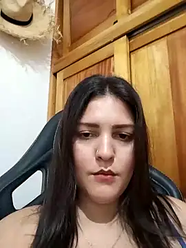 Snapshot of Mia_Hampton chatting on 09/19/25, 07:03 Mia Hampton online show from 09/19/25, 07:03