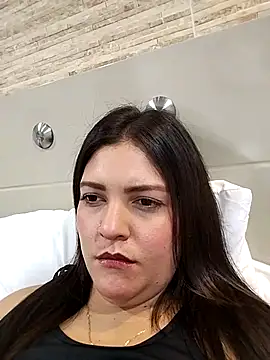 Snapshot of Mia_Hampton chatting on 09/25/25, 08:45 Mia Hampton online show from 09/25/25, 08:45