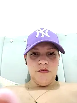 Snapshot of Mia_Hampton chatting on 04/11/26, 10:03 Mia Hampton online show from 04/11/26, 10:03