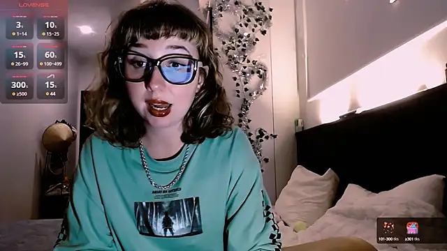 Cosmo Riri online show from 01/11/25, 12:18