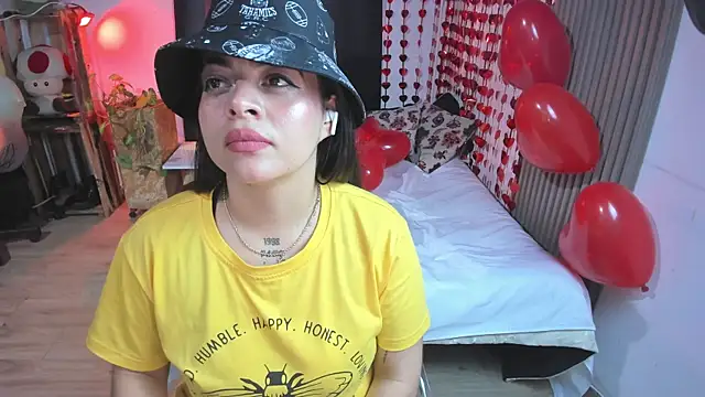 Cuttiealice online show from 02/15/25, 03:06