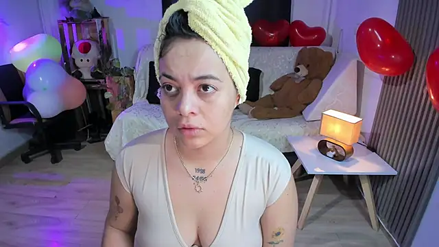 Cuttiealice online show from 02/18/25, 12:28