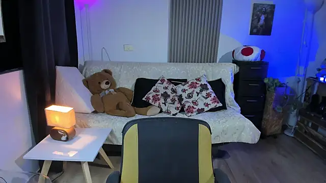 Cuttiealice online show from 02/23/25, 12:41