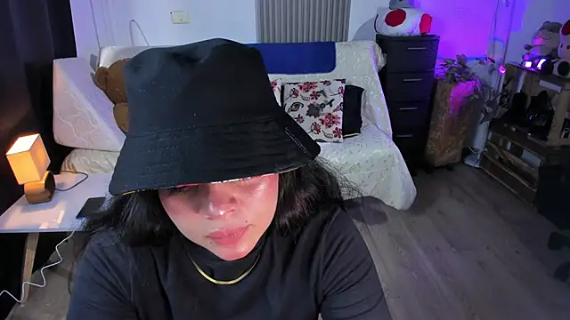 Cuttiealice online show from 02/24/25, 05:42