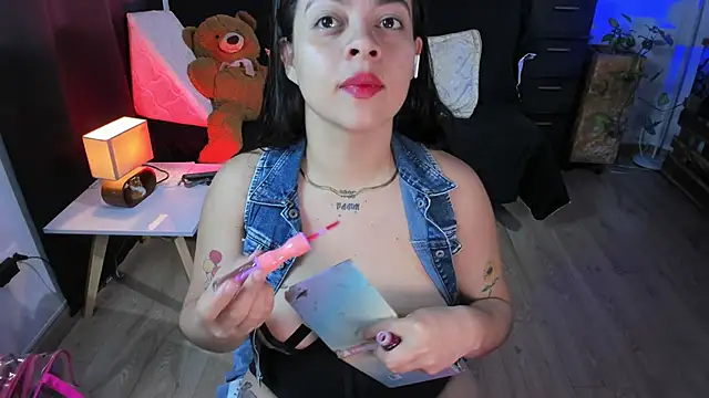 Cuttiealice online show from 03/11/25, 05:35