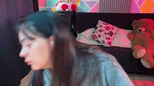 Cuttiealice online show from 09/18/25, 04:53