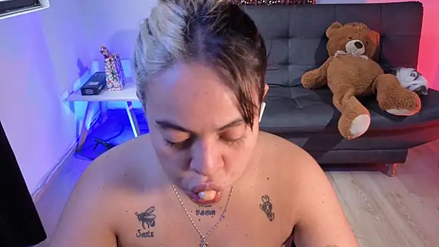 Cuttiealice online show from 01/14/26, 08:03