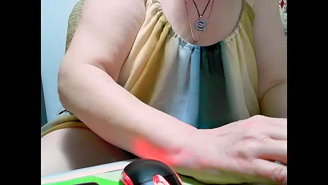 Hyllda online show from 03/28/26, 09:47